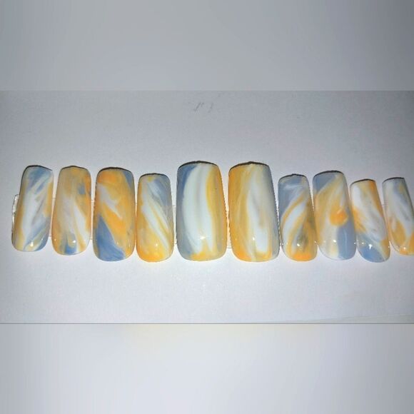 Hand crafted custom 10pc short acrylic press on nails size large - Picture 6 of 8